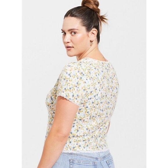 Torrid Fitted Supersoft Rib V-Neck Lace Trim Button Crop Tee Sz 4 - Picture 4 of 6